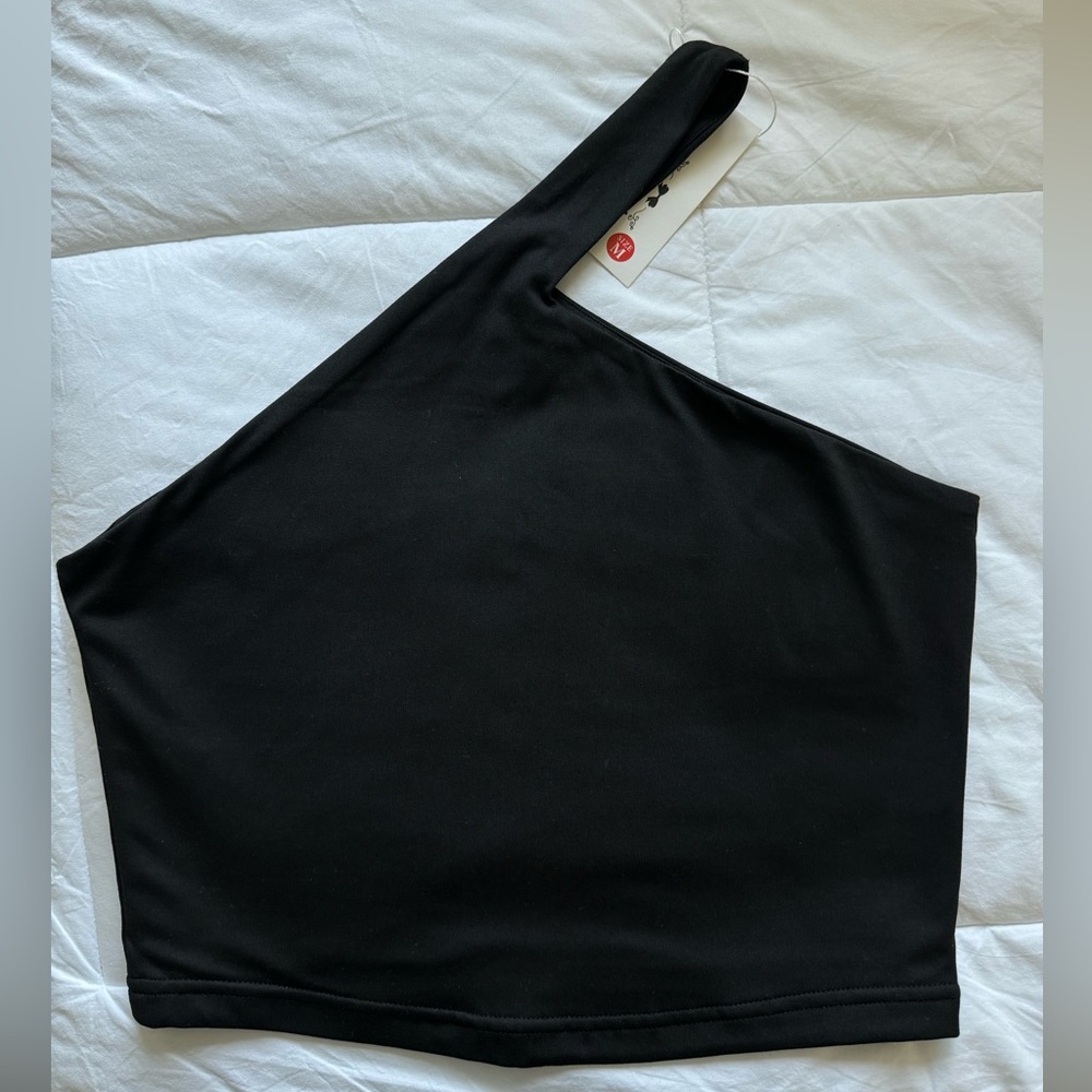 One shoulder top